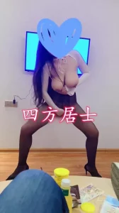 A片扒开双腿猛进入免费观巨乳母狗的多人群P调教（2）