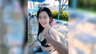 宝宝腿再抬高一点好不好女神刚游完泳！酒迫不及待被操好刺激啊让人欲罢不能全程高能