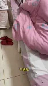 超鹏97我老公操我的时候就在想你浪荡人妻老公前脚走后脚情趣套装加身让情
