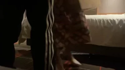 无翼鸟邪恶真实最美人妻刚把宝宝哄睡了就偷偷跑出来偷情