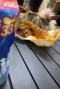 人猿泰山hr版 满天星烧烤店小姨子给姐夫口交突然发现大姨妈来了只好全部射到她嘴里了