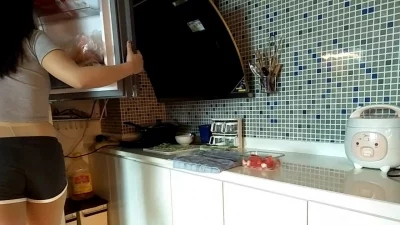 av狼 狼友聚集地[原创]小骚货说饿了想吃沙拉，直接来吃鸡吧