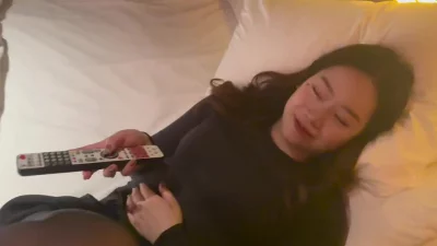 惊雷是谁风骚女和上司开房偷情被射了一屁股的精液